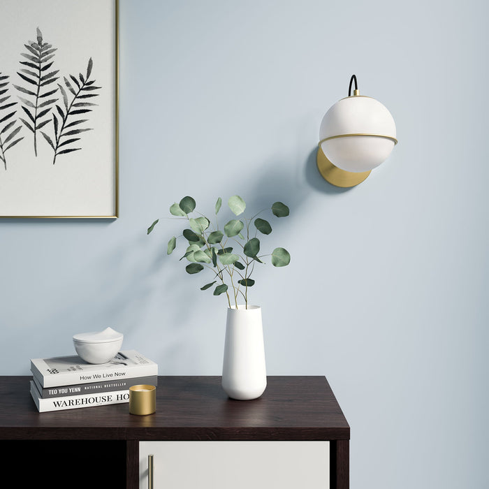 Hanna Hardwire Wall Sconce