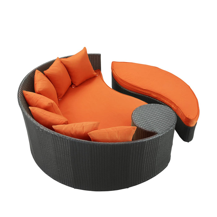 Taiji Outdoor Patio Wicker Daybed